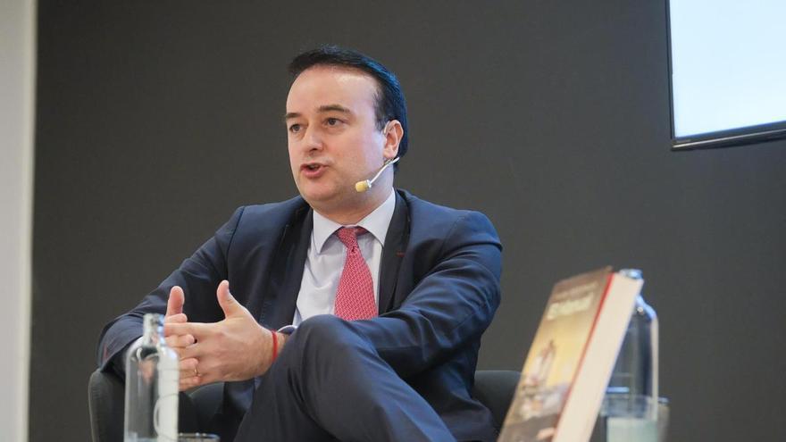 Iván Redondo presenta su libro 'El Manual' en el Club La Provincia