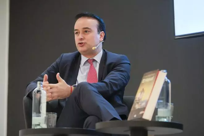 Iván Redondo presenta su libro 'El Manual' en el Club La Provincia