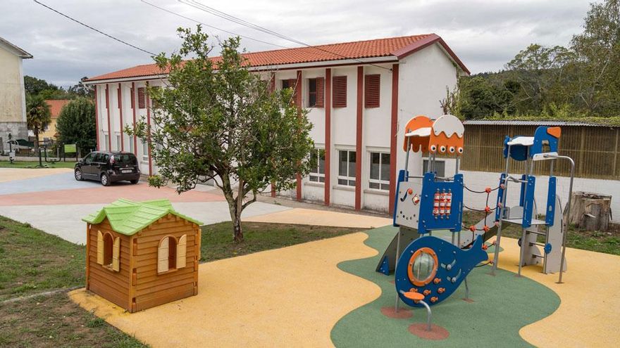 «Mantener las dos escuelas unitarias en Paderne es de las mejores noticias»