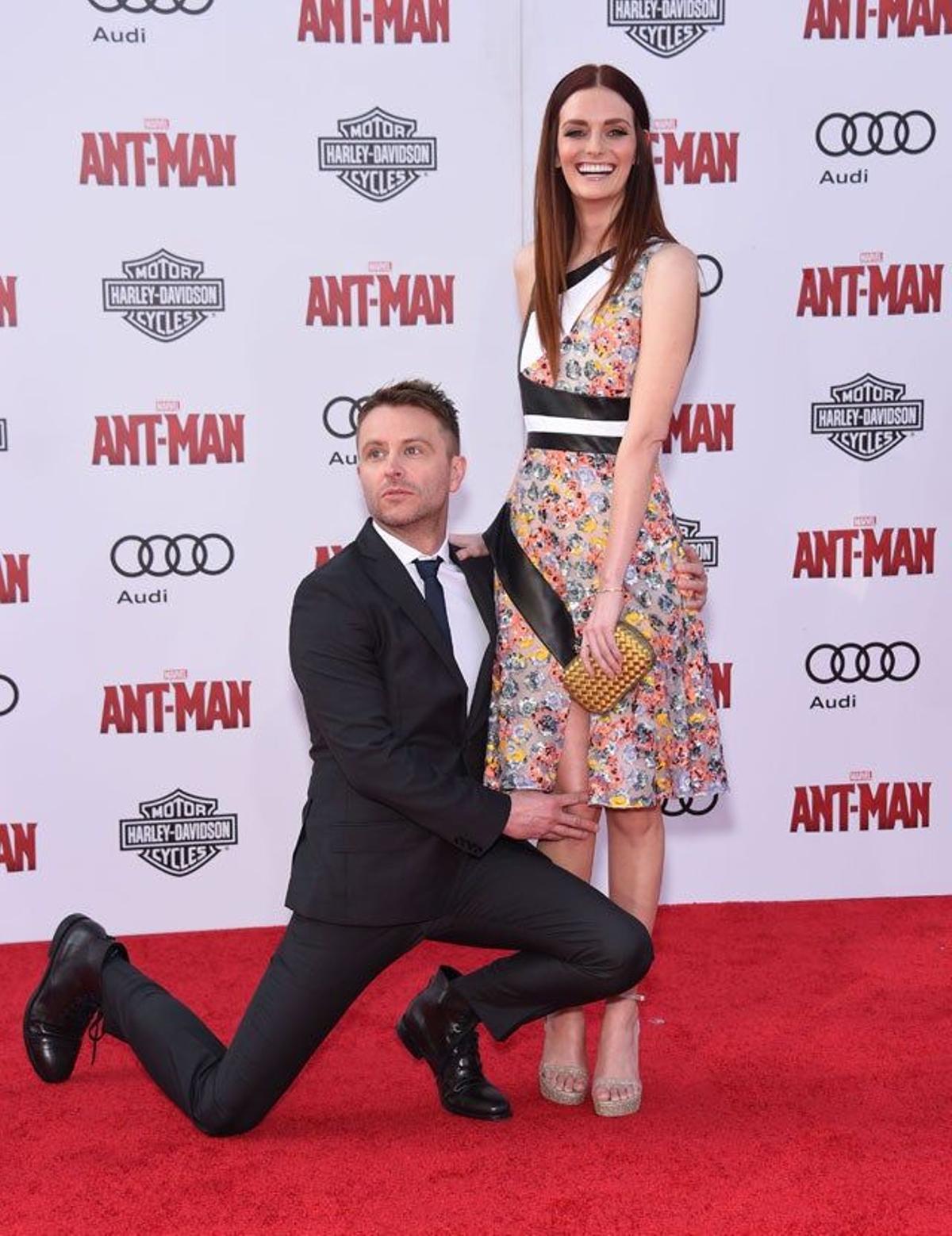 Chris Hardwick y Lydia Hearst en la première de 'Ant-Man' en Los Ángeles