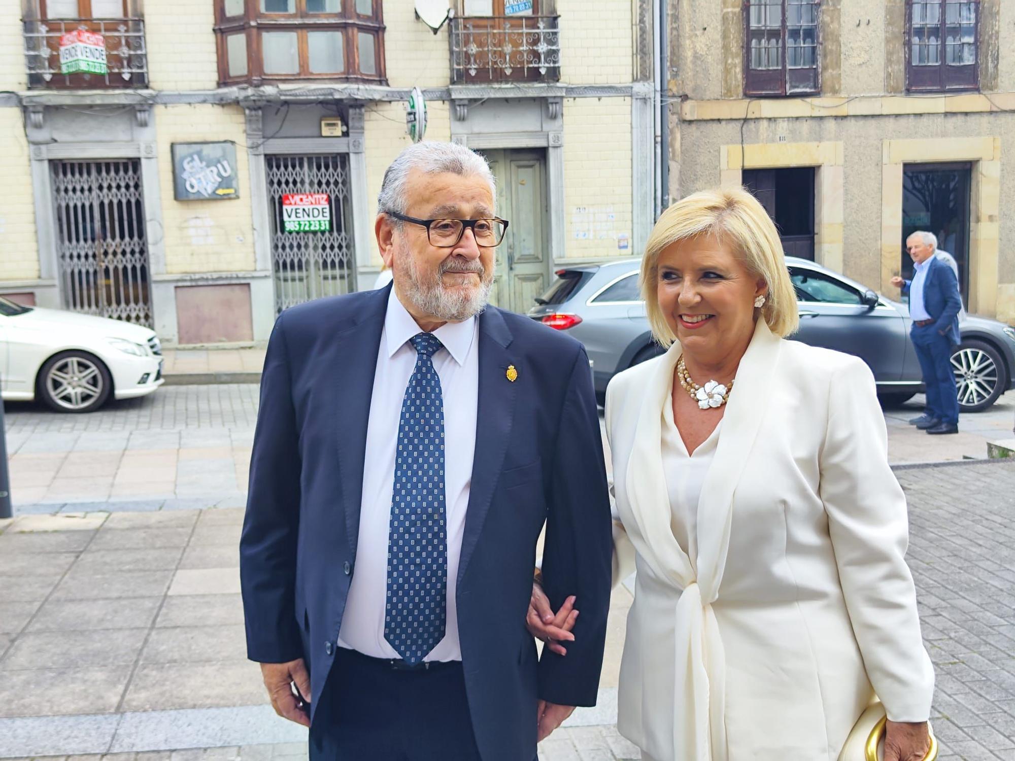 Bodas de oro en San Pedro de Juanjo Domínguez y Hermi Álvarez