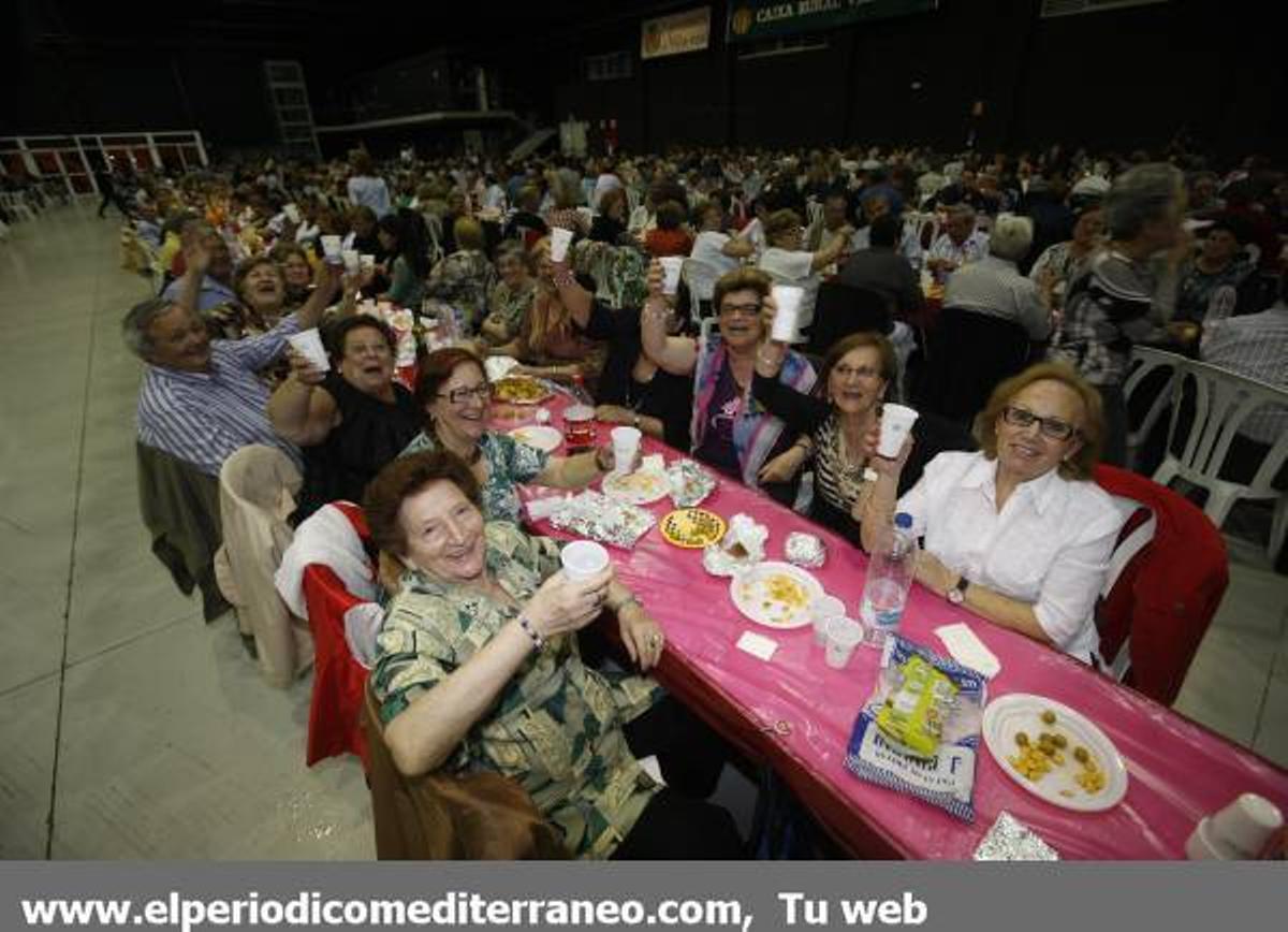 GALERÍA DE FOTOS - Cena de hermandad en las fiestas de Vila-real