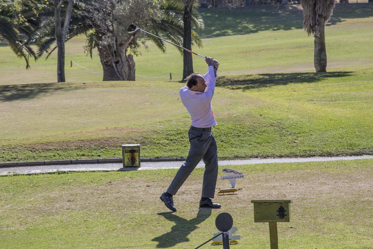 Un jugador de golf en Alicante, en una imagen de archivo.