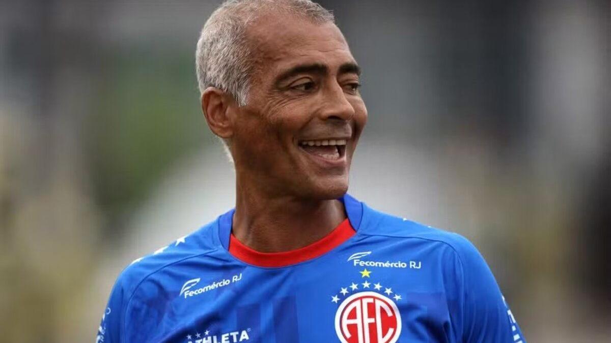 Romario de Souza vuelve al fútbol profesional