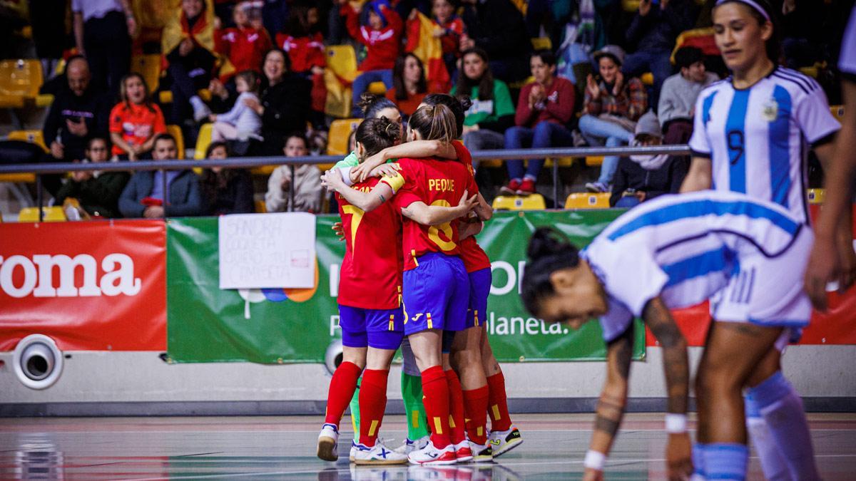 Las jugadores españolas celebrando uno de los goles