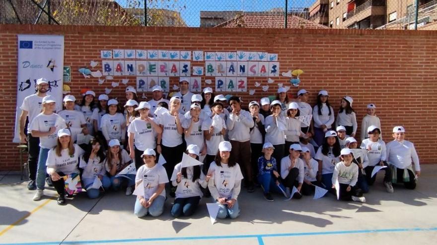 El CEIP Andrés Baquero de Murcia baila  por la paz