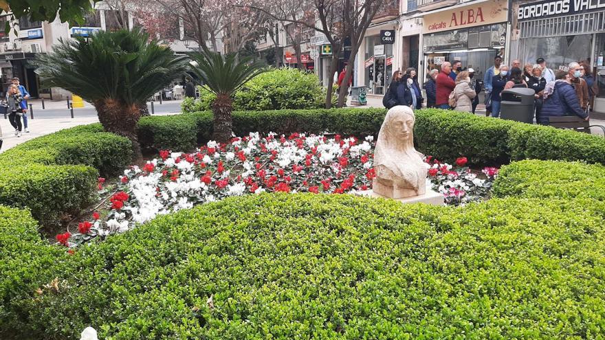 Parques y Jardines inicia la siembra de 38.000 flores de temporada