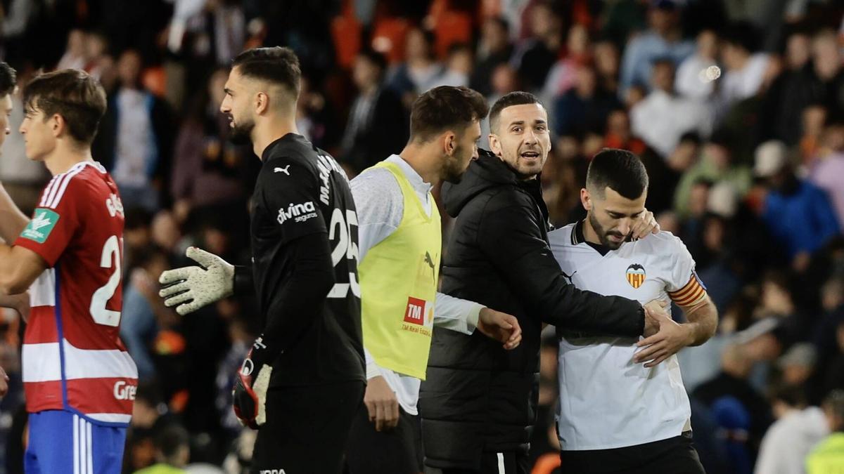 Mamardashvili, Jaume, Rivero y Gayà tras el triunfo ante el Granada (1-0)