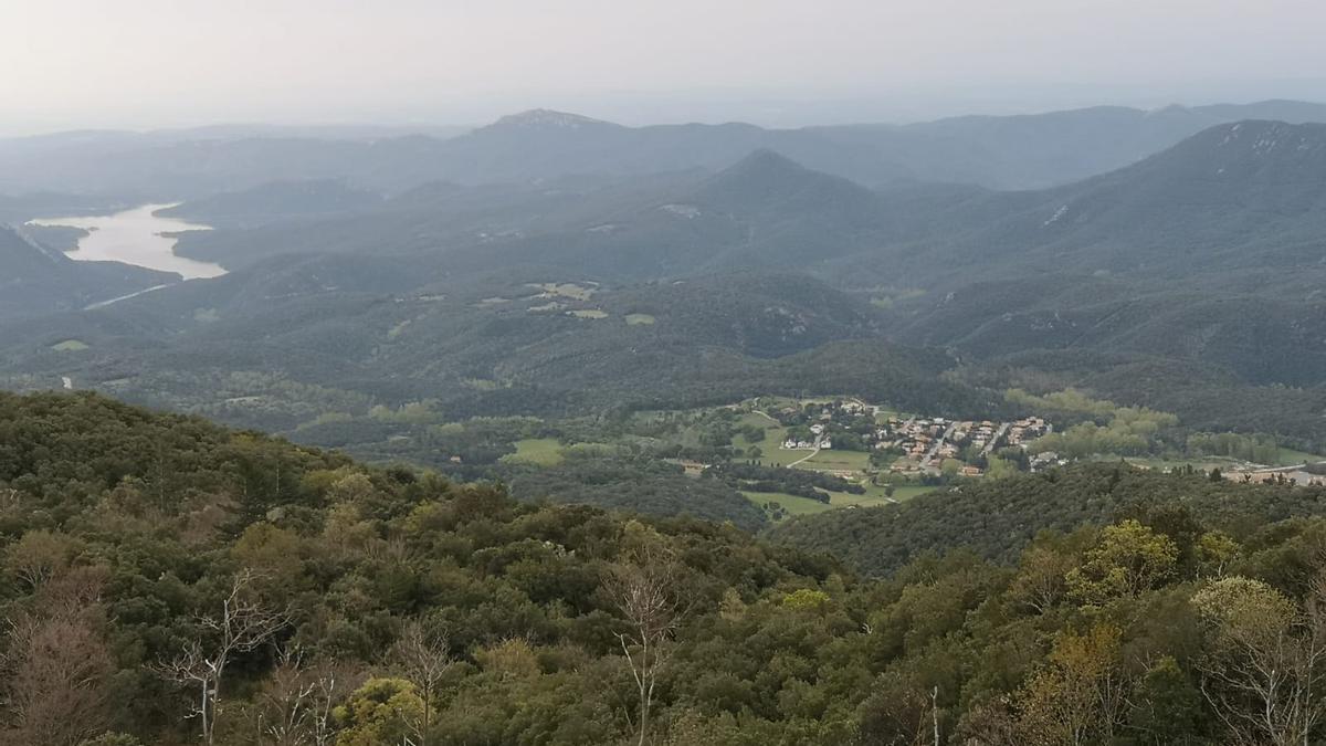 Panoràmica de la vall i del seu entorn natural.