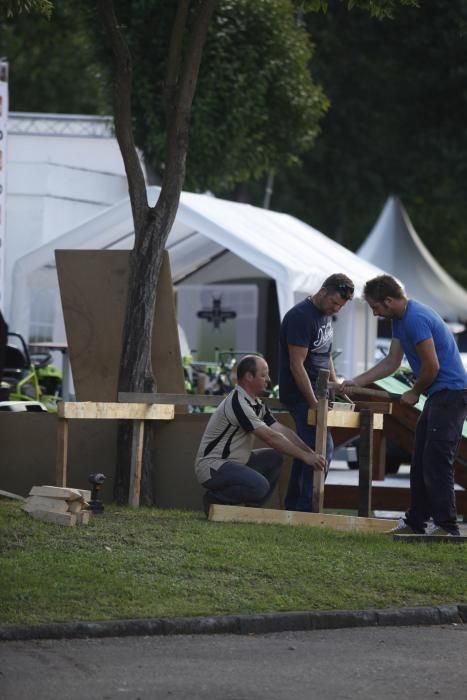 Preparativos para la apertura al público de la Feria de Muestras