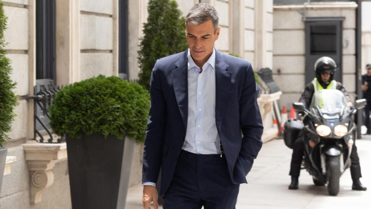 Pedro Sánchez entra en el Congreso de los Diputados para asistir al Pleno del pasado 25 de junio.