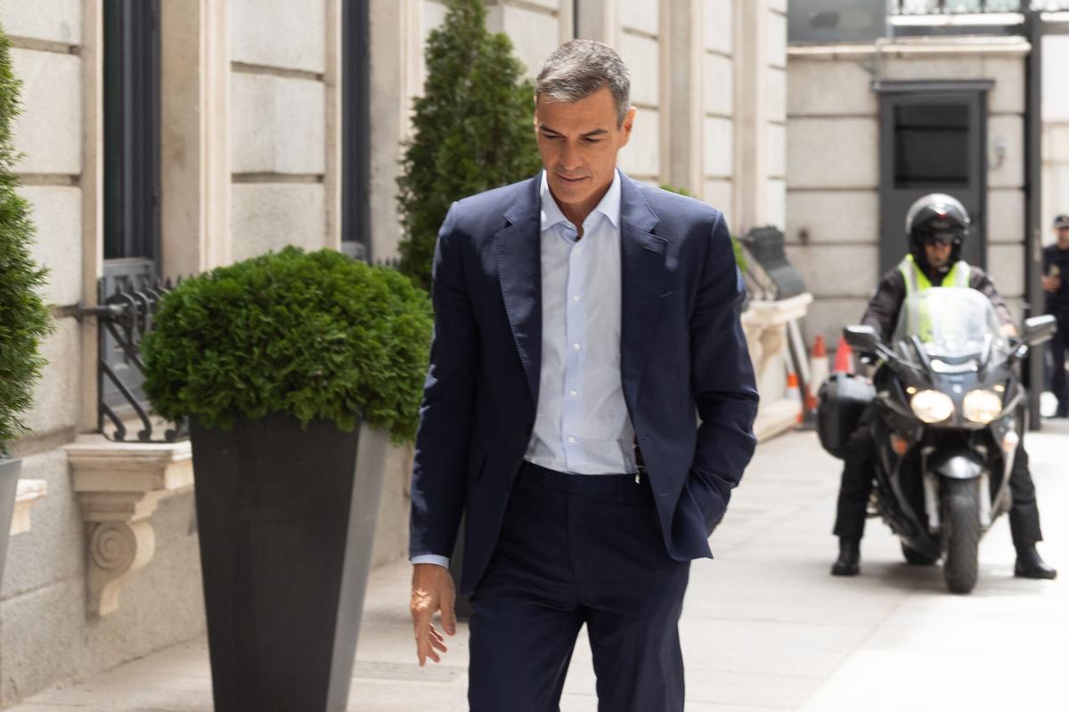 Pedro Sánchez entra en el Congreso de los Diputados para asistir al Pleno del pasado 25 de junio.