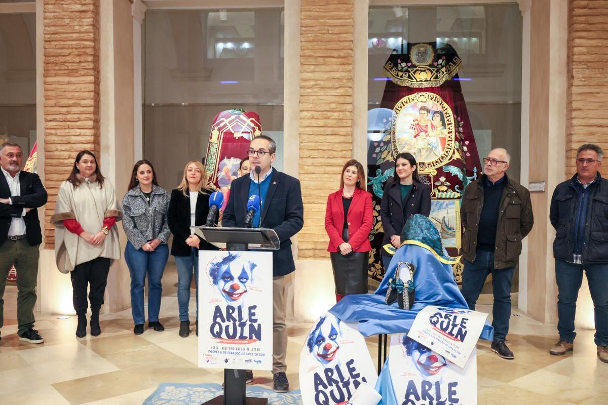 Miguel Ángel Peña, presidente del Paso Azul, durante su intervención.