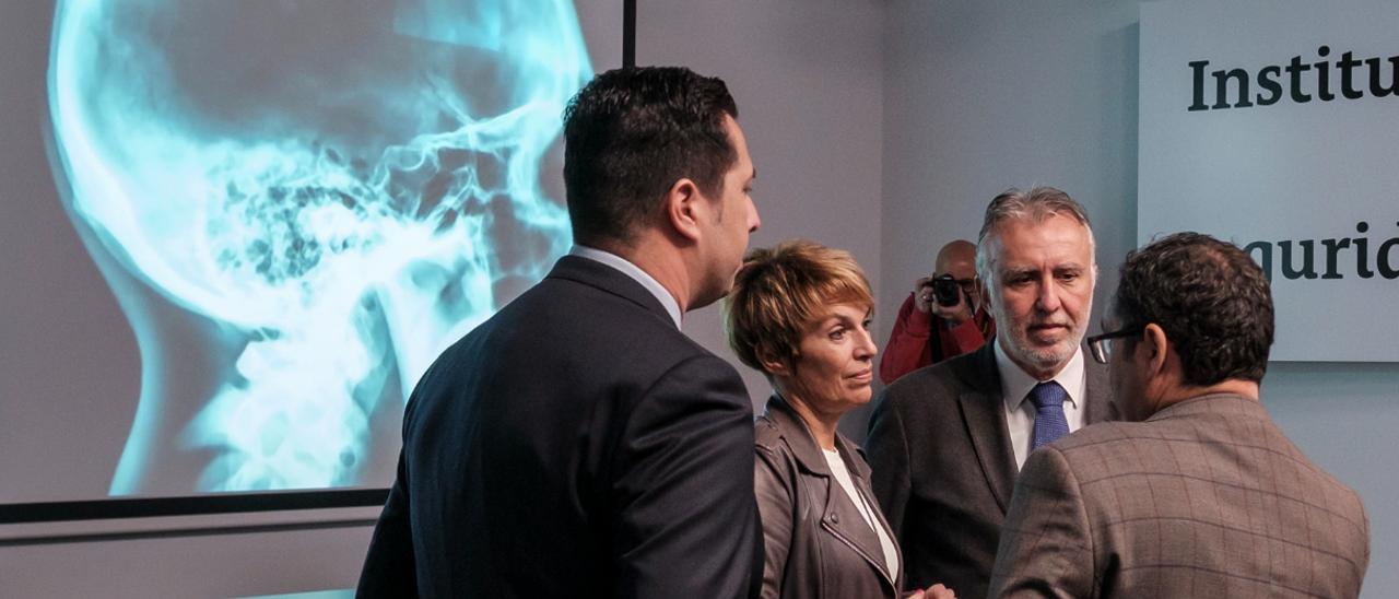 Ángel Víctor Torres y Elena Máñez en la inauguración de la nueva sede Dirección General de Trabajo