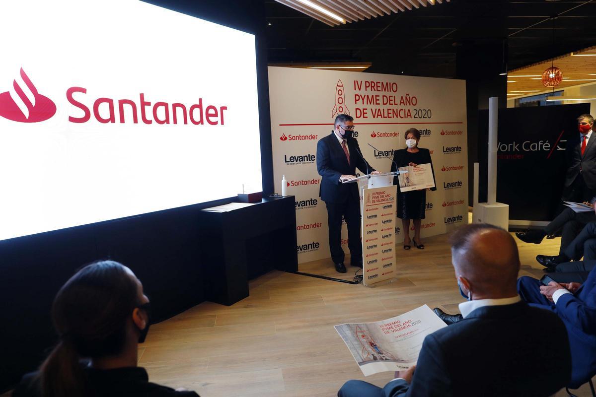 El acto se celebró en el nuevo Work Café Banco Santander de la calle Barcas.