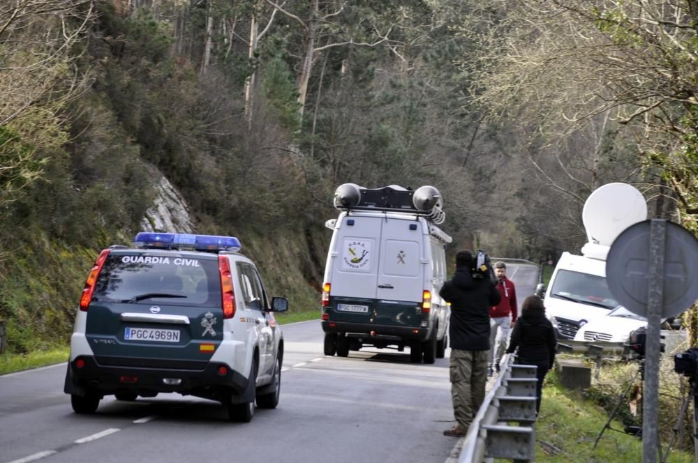 Búsqueda de pruebas en el embalse de Arbón por la muerte de Paz Fernández.