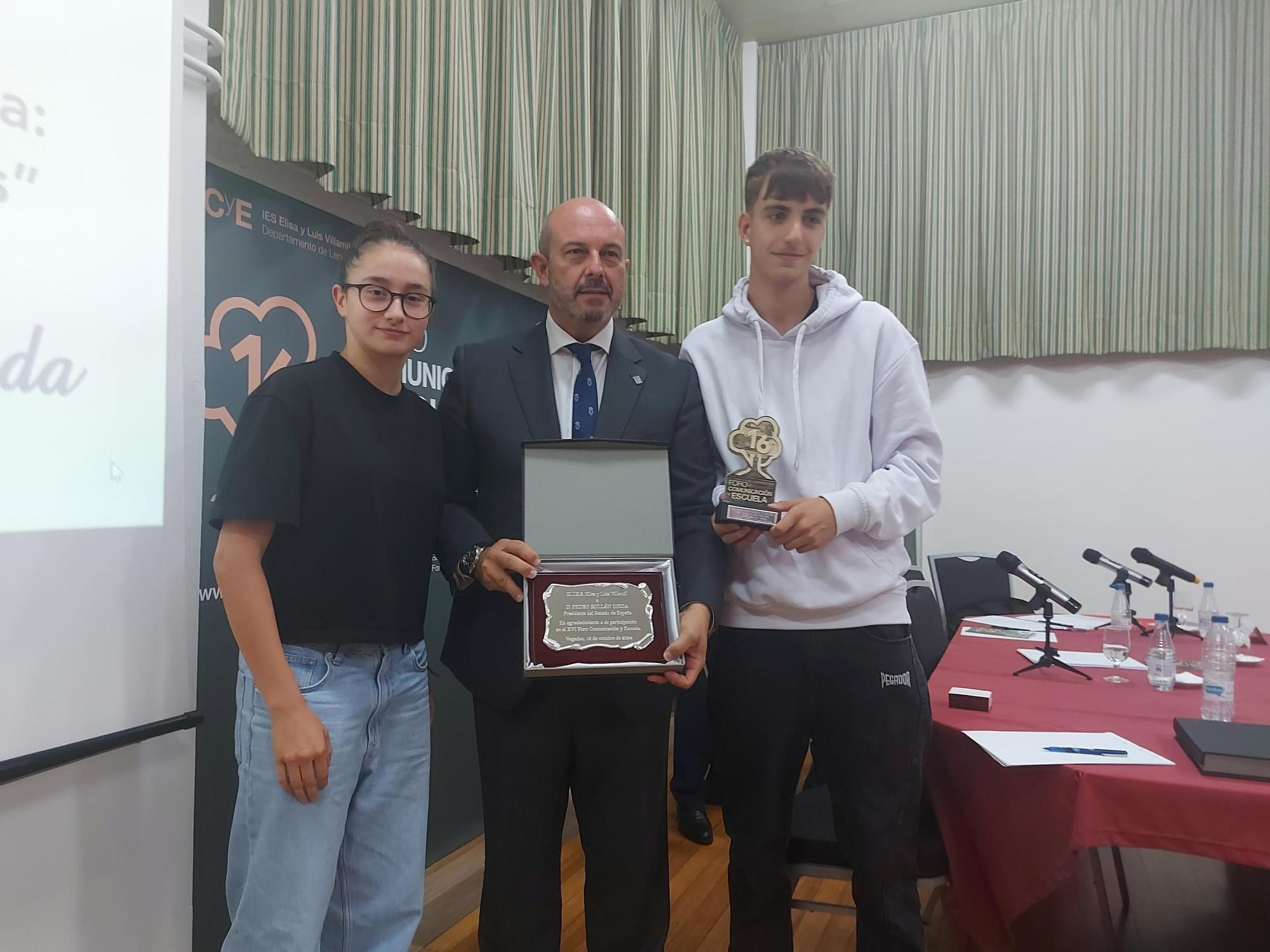 En imágenes: La visita del presidente del Senado a Vegadeo