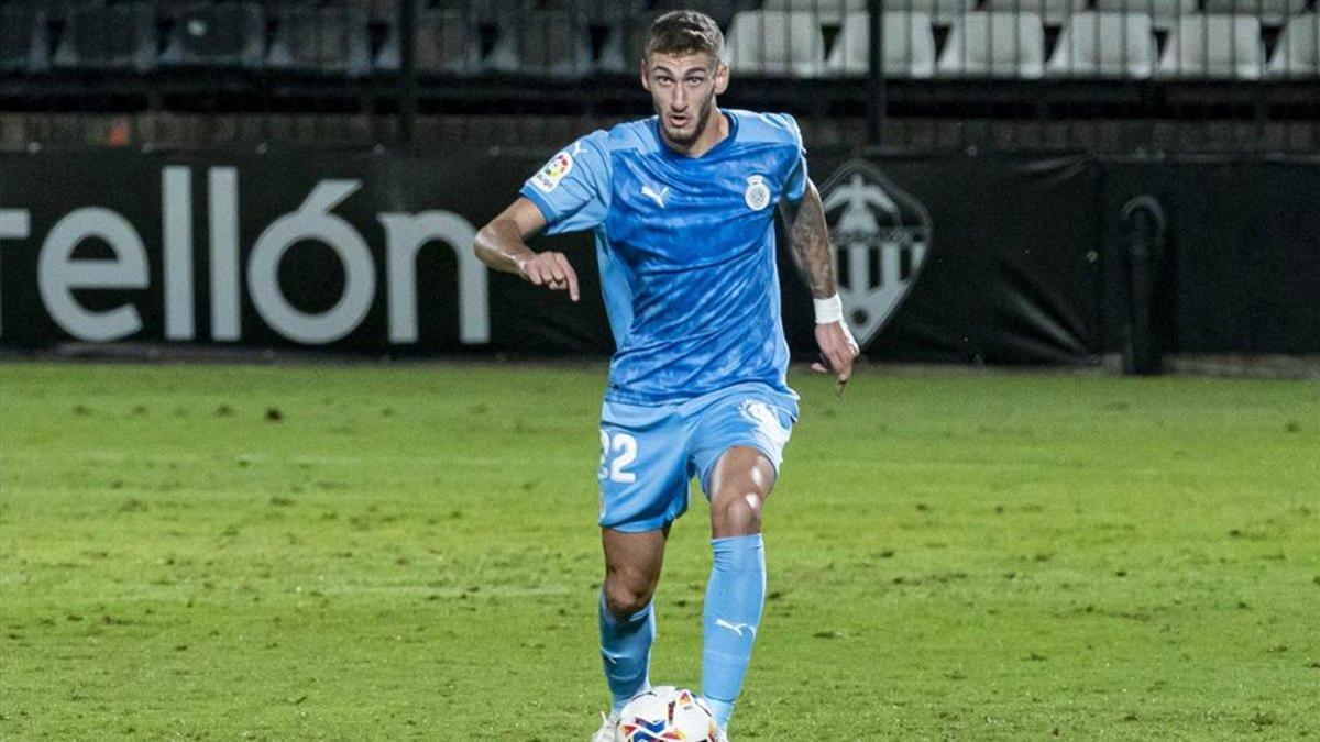 Santi Bueno en un encuentro de liga ante el Castellón