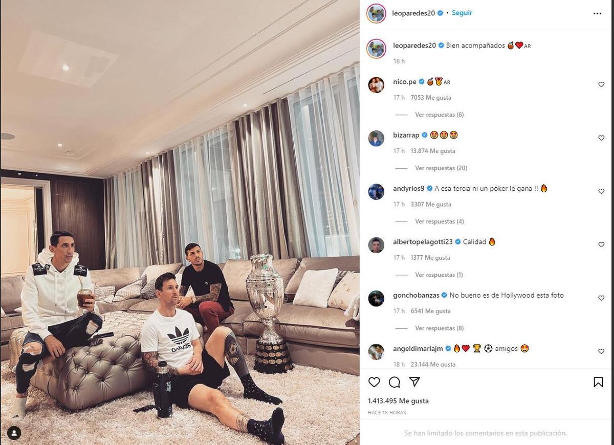 Post en Instagram con los tres jugadores y el trofeo de la Copa América.