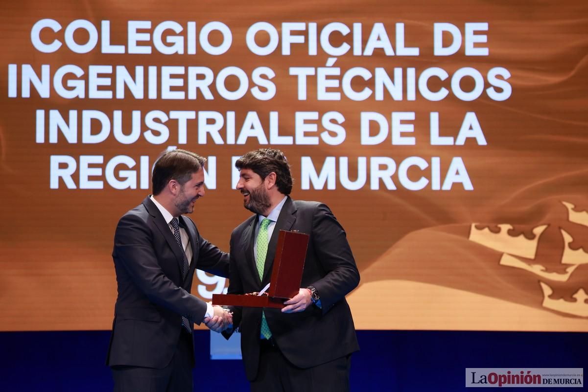 Así ha sido el acto institucional del Día de la Región de Murcia en el Teatro Romea