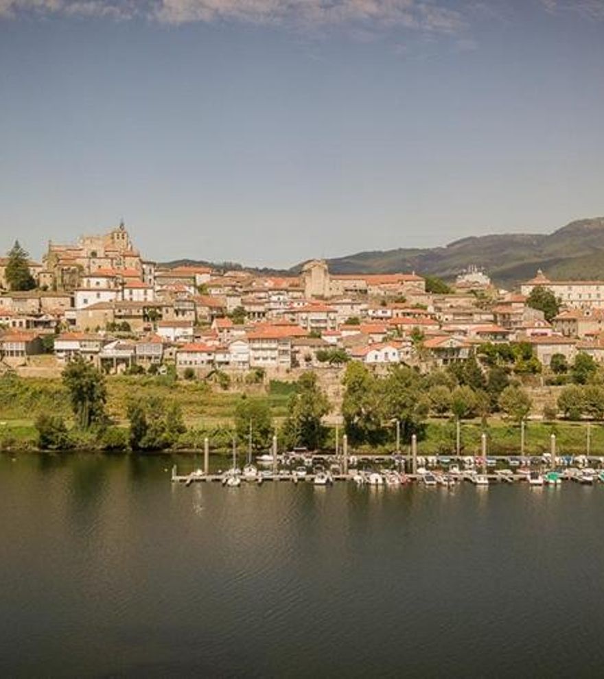 Una ciudad de piedra para hacer un viaje en el tiempo este verano: uno de los conjuntos históricos más extensos de Galicia