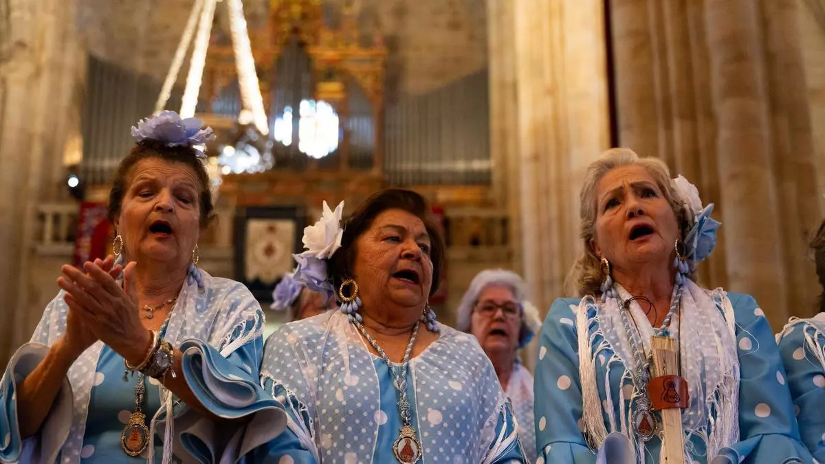 Cáceres se prepara para el esperado Besamanto de la Virgen de la Montaña con 4.000 roscas y 30.000 estampitas