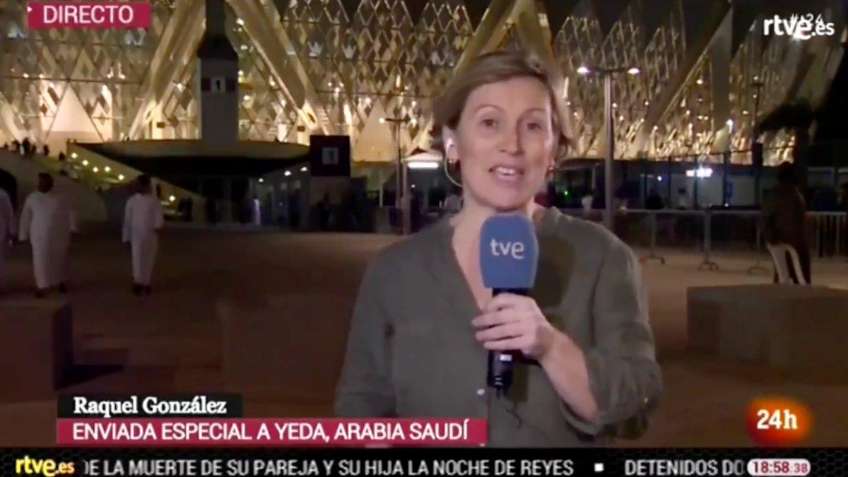 Raquel González en un directo con el Canal 24 Horas de TVE desde Yeda, ciudad de Arabía Saudí en la que se celebra la Supercopa de España