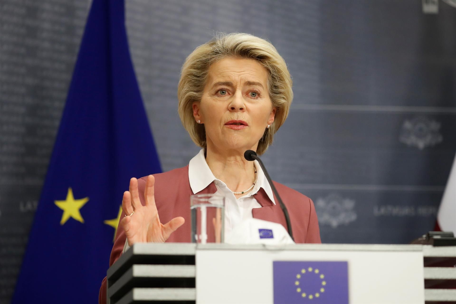 Ursula von der Leyen, durante su rueda de prensa este domingo.