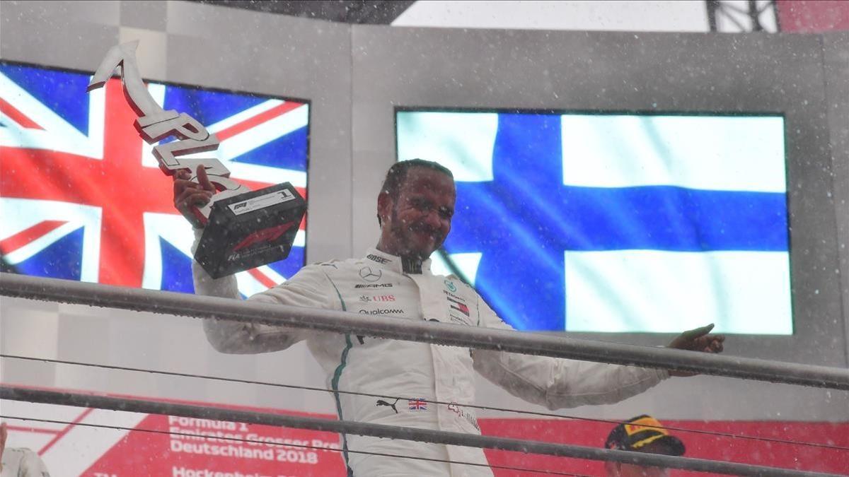 Lewis Hamilton, en el podio del GP de Alemania.