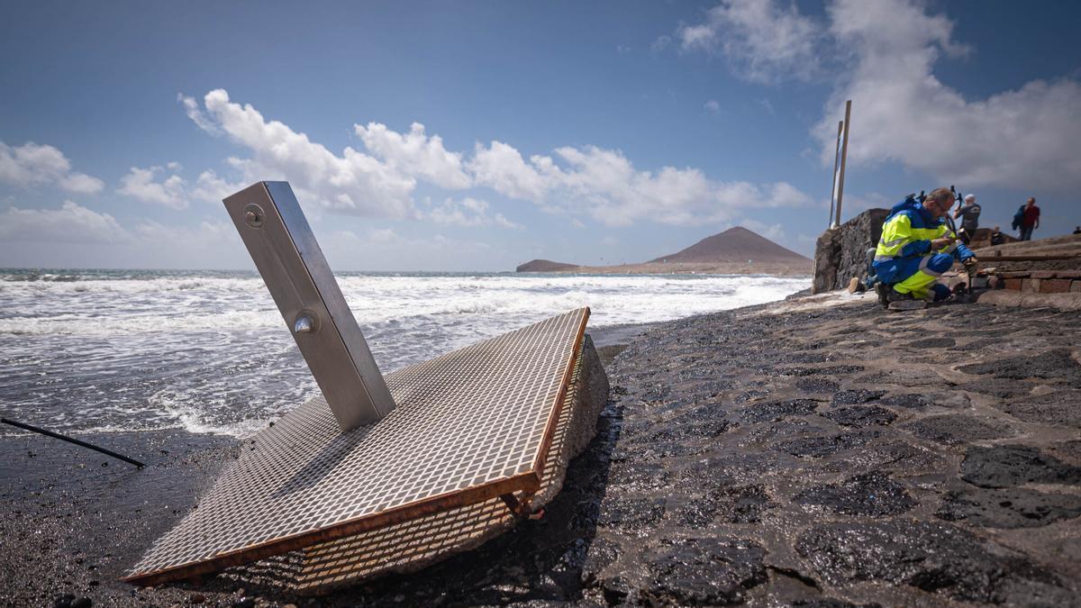 Los efectos de la borrasca Therese, en El Médano, en Tenerife (21/03/2026)