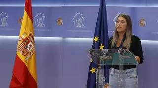 Míriam Nogueras (Junts) aparta la bandera española: "La europea me representa mucho más"