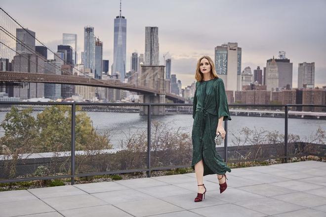 Olivia Palermo con vestido de Zara en la campaña de Bobbi Brown