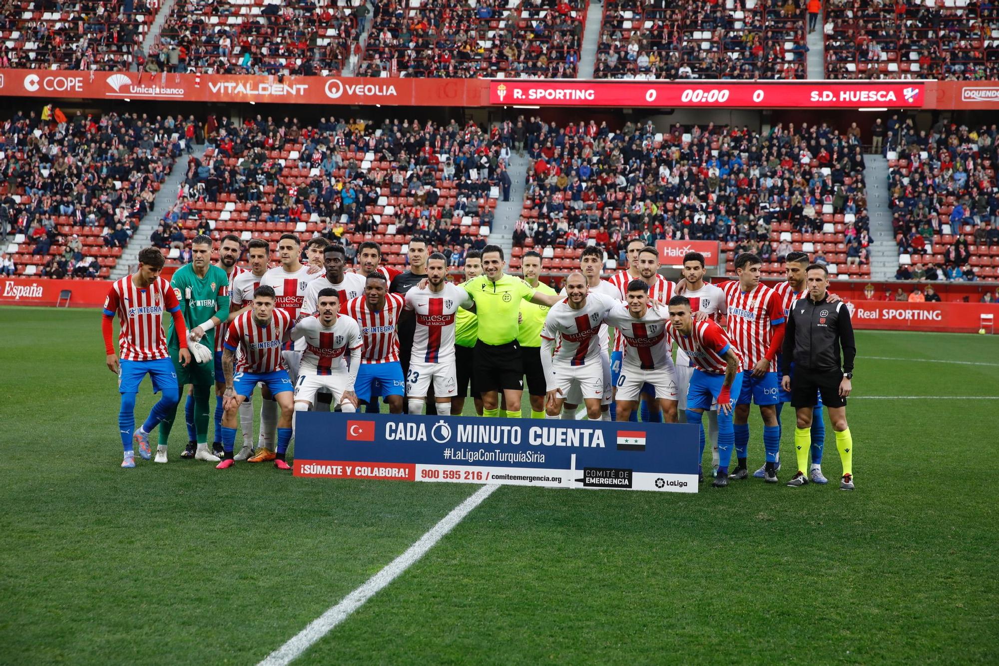 En imágenes: Así fue el Sporting-Huesca en El Molinón