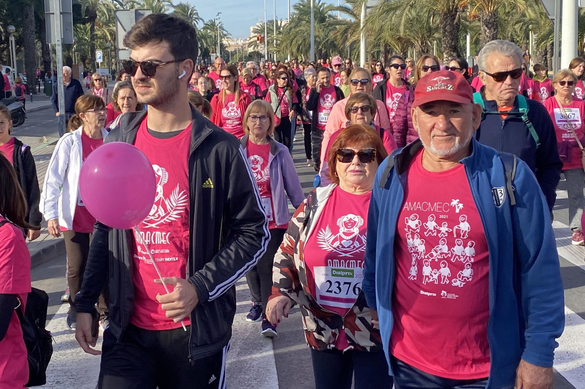 Más de 8.000 solidarios con el cáncer de mama en Elche