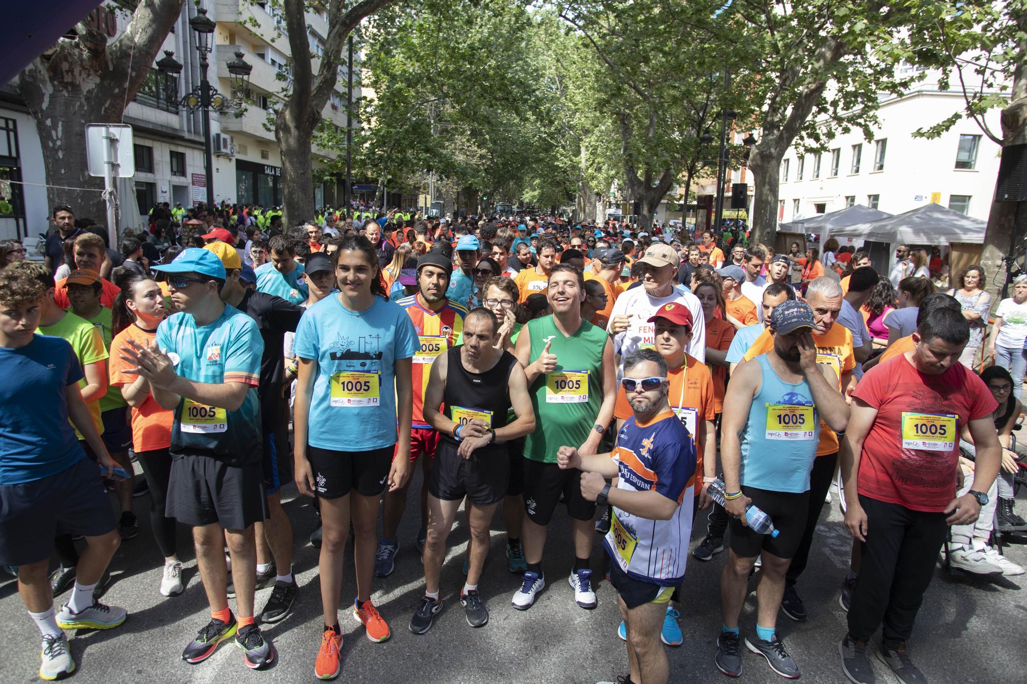 Más de 1.200 personas participan en la XV edición de la carrera de Aspromivise