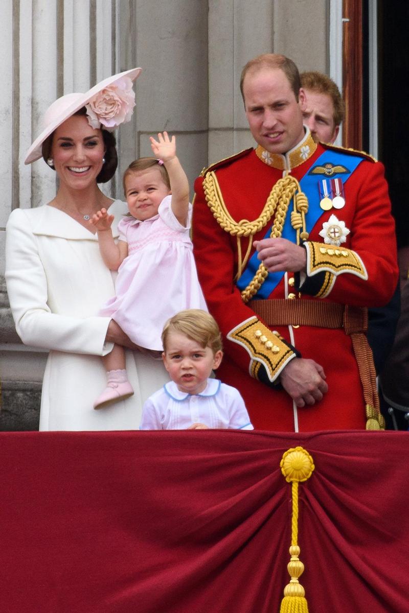 Los Duques de Cambridge con sus hijos en el Trooping the Colour