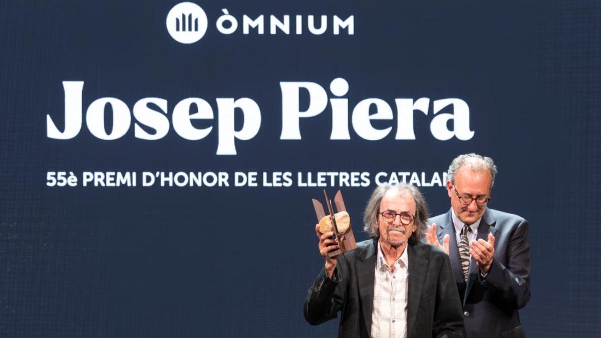 El mundo de las letras y la política llora la muerte del escritor Josep Piera: Desde Beniopa hasta la Drova, ha sabido hacer de cada rincón una imagen viva