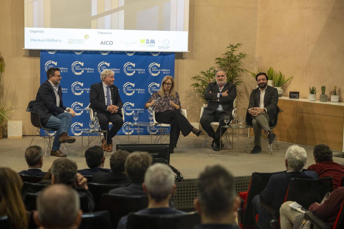 Marco Táboas, José Marcial Rodríguez, Esther Checa, Tomeu Bennasar i Joan Barceló.