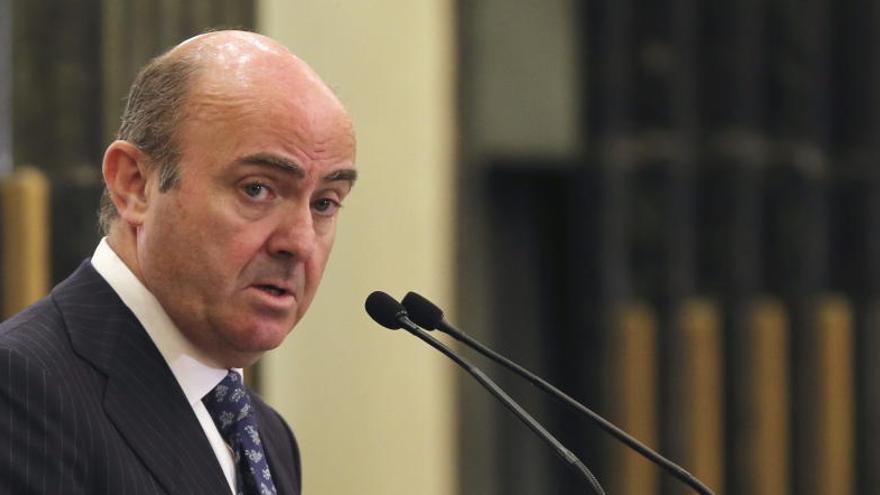 Guindos dice que la economía crecerá hasta un 3% en 2015