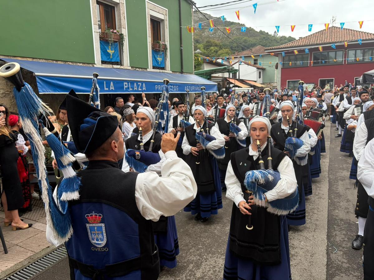 Día grande de las fiestas de Nuestra Señora de Castru en Benia Día grande de las fiestas de Nuestra Señora de Castru en Benia
