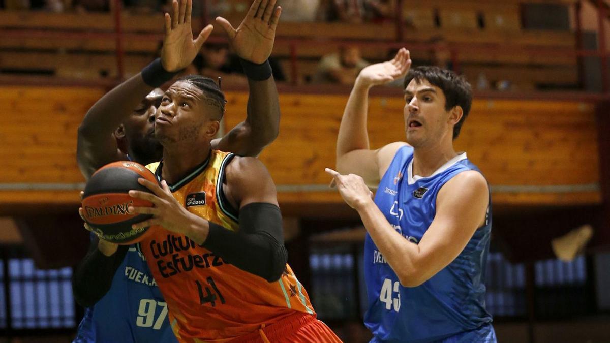 El Valencia Basket vuelve de Albacete con un nuevo triunfo. | M. A. POLO