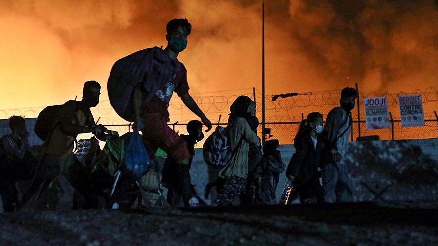 Lesbos Un gran incendi destrueix el camp de refugiats de Moria