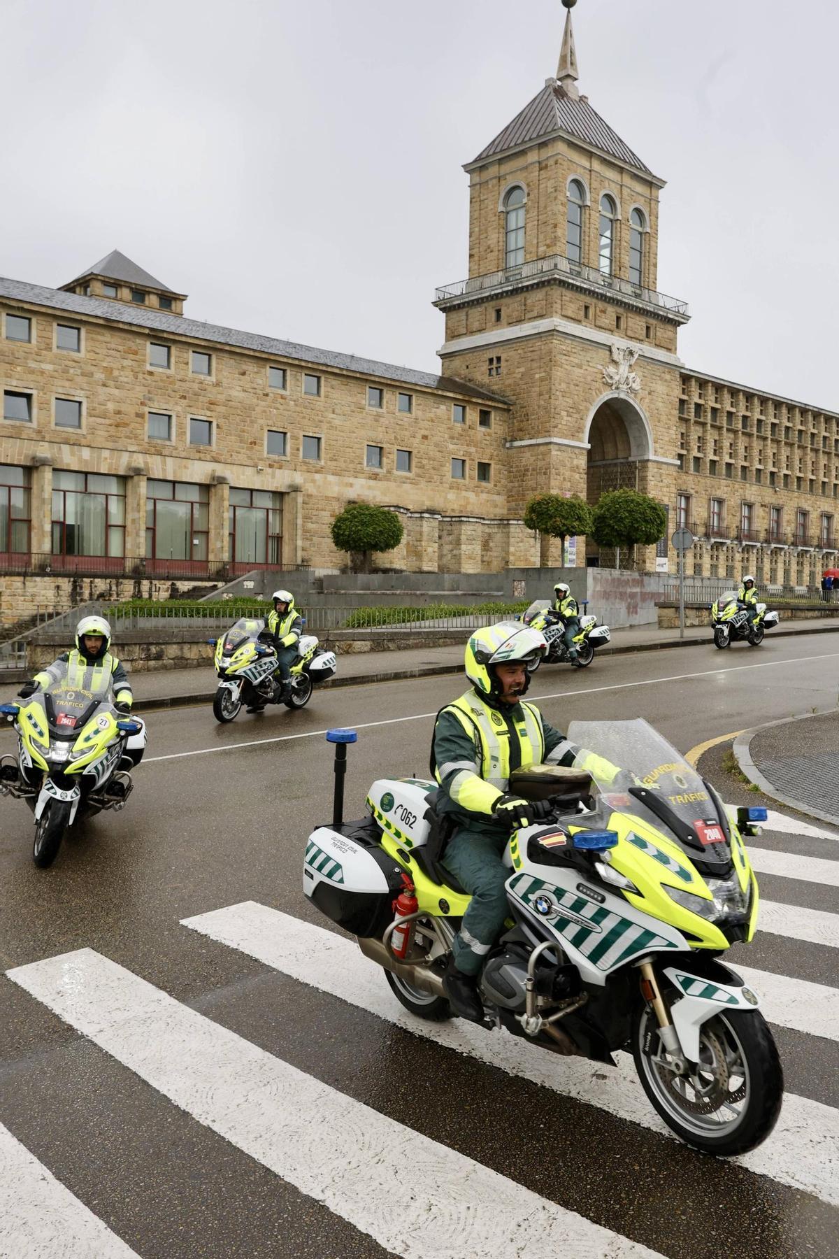El dispositivo de la Guardia Civil en Gijón para la Vuelta a España Femenina, en imágenes