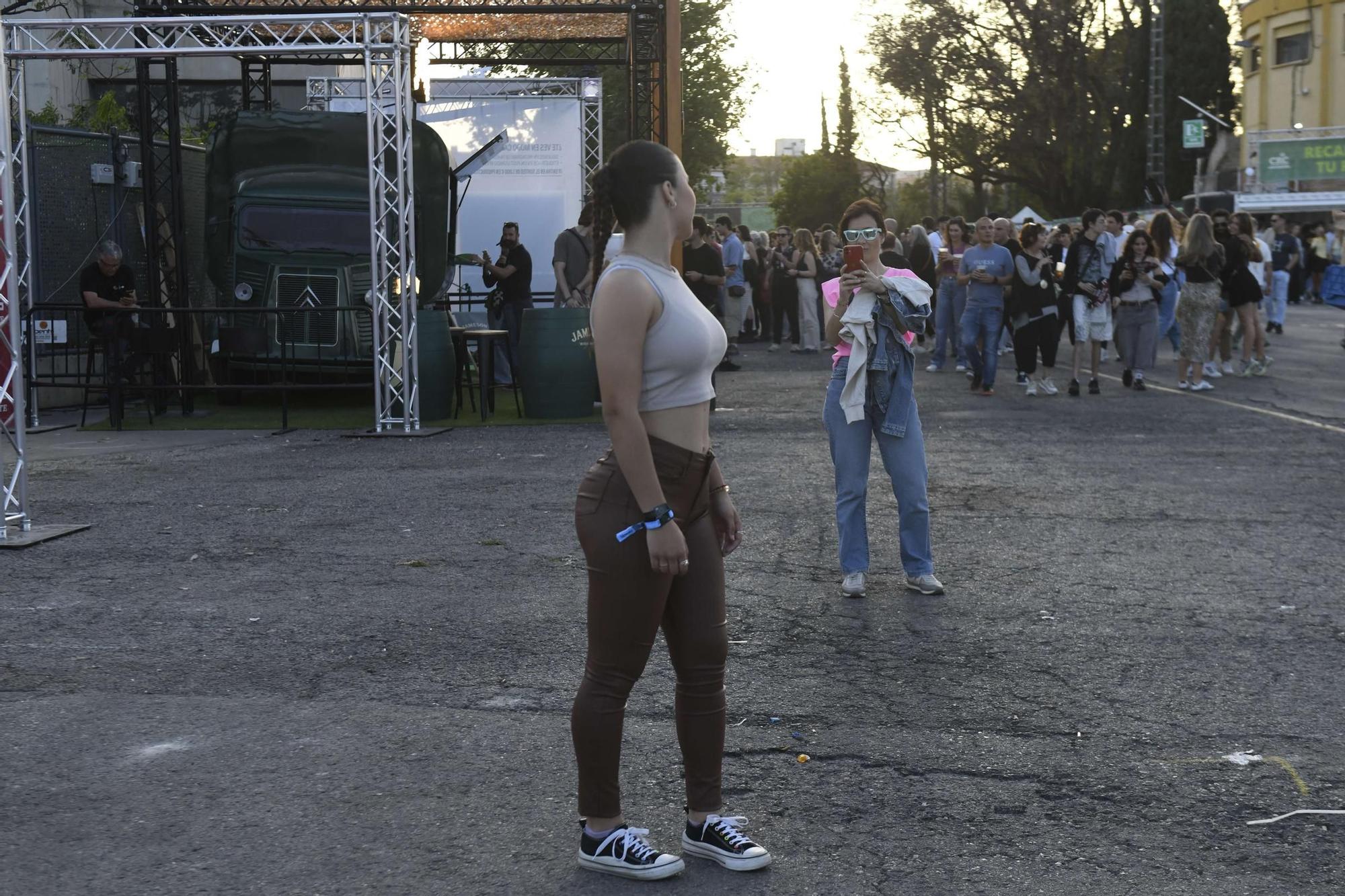 Actuación de Niña Polaca y ambiente en el Warm Up (III)