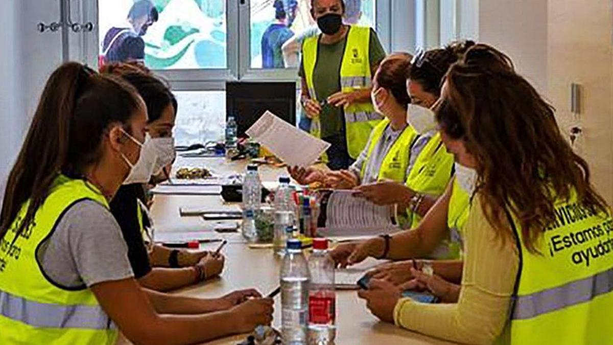 Desbordats per l’infortuni provocat pel volcà de La Palma Desbordats per l’infortuni provocat pel volcà de La Palma