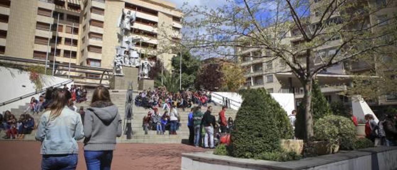 La plaza de la Rosaleda tendrá que quedar totalmente plana tras las obras.