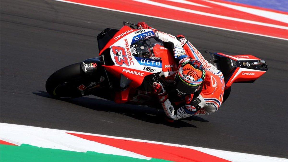 'Pecco' Bagnaia en acción tomando una curva de izquierdas