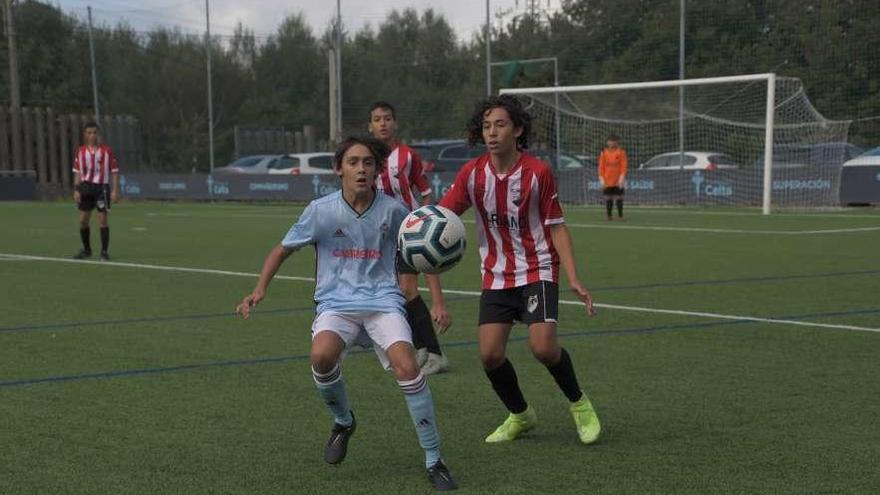 Uno de los partidos del segundo equipo de alevines. // E. A.