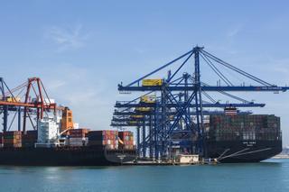 Las exportaciones valencianas disminuyen en pleno golpe por la crisis del mar Rojo