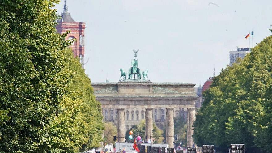 Imagen de la marcha ante la puerta de Brandeburgo.